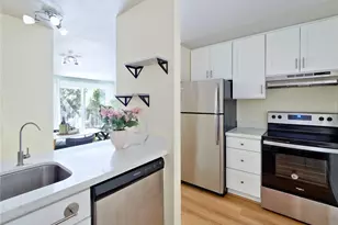 1300 University St, Seattle, WA 98101 - Photo 10
