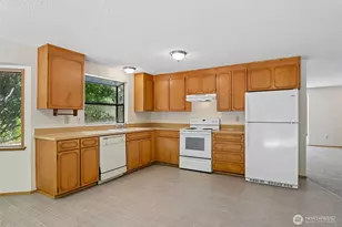 9003 159th St E, Puyallup, WA 98375 - Photo 10