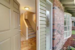 16611 NE 48th Ct, Redmond, WA 98052 - Photo 2