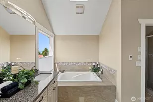 10010 76th St SW, Lakewood, WA 98498 - Photo 8