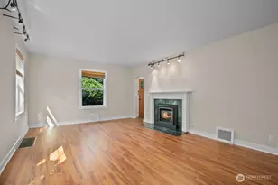 6214 24th Ave NE, Seattle, WA 98115 - Photo 8