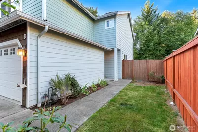6505 206th Place NE #B, Arlington, WA 98223 - Photo 2