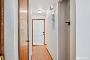 12404 SE 272nd Pl, Kent, WA 98030 - Photo 2