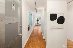 732 11th Ave E, Seattle, WA 98102 - Photo 2