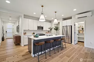 12332 38th Ave NE, Seattle, WA 98125 - Photo 8