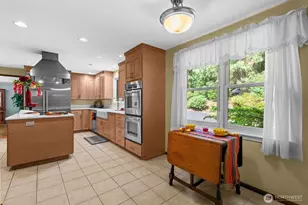 25235 SE Mirrormont Dr, Issaquah, WA 98027 - Photo 10