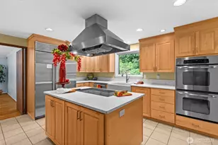 25235 SE Mirrormont Dr, Issaquah, WA 98027 - Photo 12