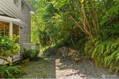 7921 E Mercer Way, Mercer Island, WA 98040 - Photo 34