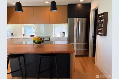 105 NE 40th Street, Seattle, WA 98105 - Photo 4
