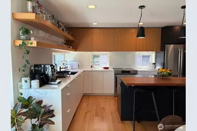 105 NE 40th Street, Seattle, WA 98105 - Photo 6