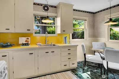 9035 11th Avenue NW, Seattle, WA 98117 - Photo 10