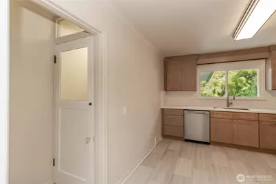 13057 10th Avenue S, Seattle, WA 98168 - Photo 16