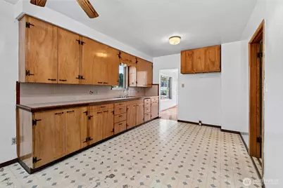 1323 E 56th Street, Tacoma, WA 98404 - Photo 6