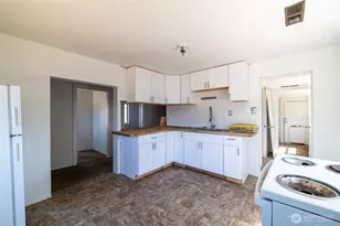 1320 Delaware Ave, Centralia, WA 98531 - Photo 2