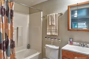 22910 Edmonds Way, Edmonds, WA 98020 - Photo 12
