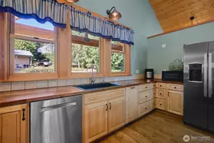 156 Hazel Point Ct, Quilcene, WA 98376 - Photo 14
