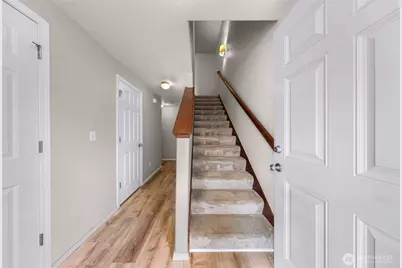 117 Dallas Street, Mount Vernon, WA 98274 - Photo 2