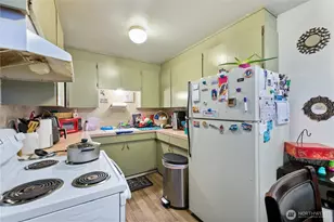 936 N 198th St, Shoreline, WA 98133 - Photo 10