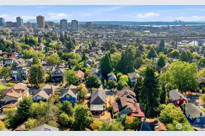 4117 Eastern Avenue N, Seattle, WA 98103 - Photo 36