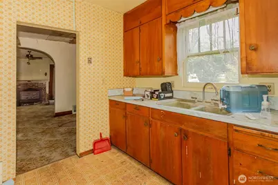 558 E 1st Avenue, Colville, WA 99114 - Photo 8