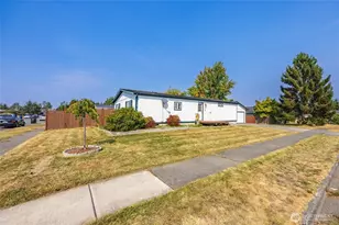 1810 N 33rd Pl, Mount Vernon, WA 98273 - Photo 2