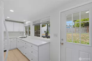 7432 S 118th Pl, Seattle, WA 98178 - Photo 6