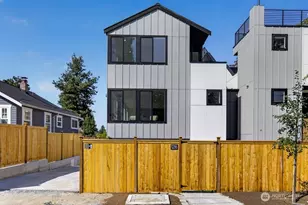 1216 NE 100th St, Seattle, WA 98125 - Photo 2