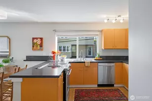 225 NE 65th St, Seattle, WA 98115 - Photo 8
