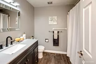 15228 SE 49th St, Bellevue, WA 98006 - Photo 18