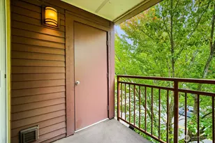 8745 Greenwood Ave N, Seattle, WA 98103 - Photo 20