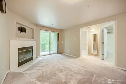 8745 Greenwood Avenue N #409, Seattle, WA 98103 - Photo 4