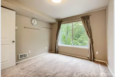 8745 Greenwood Avenue N #409, Seattle, WA 98103 - Photo 12