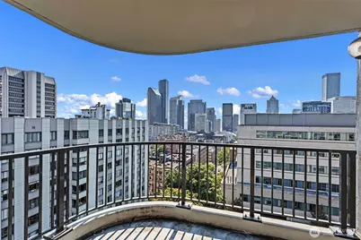 1120 Spring Street #1404, Seattle, WA 98122 - Photo 4