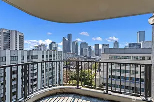 1120 Spring St, Seattle, WA 98122 - Photo 4