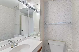 1120 Spring St, Seattle, WA 98122 - Photo 10