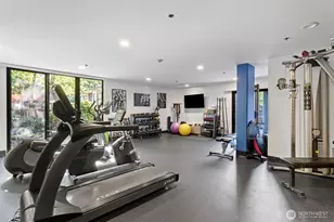 1120 Spring St, Seattle, WA 98122 - Photo 18