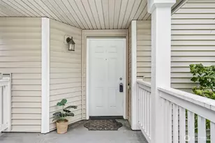 6625 SE Cougar Mountain Way, Bellevue, WA 98006 - Photo 2