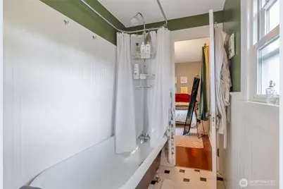 937 N 88th Street, Seattle, WA 98103 - Photo 12