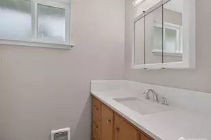 1101 S Woodlawn St, Tacoma, WA 98465 - Photo 22
