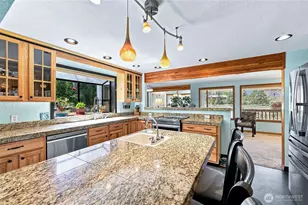 1305 NW Mountain View Rd, Silverdale, WA 98383 - Photo 8