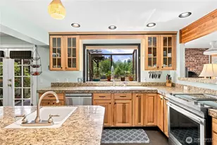 1305 NW Mountain View Rd, Silverdale, WA 98383 - Photo 10