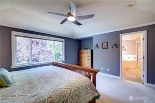 921 274th Wy SE, Sammamish, WA 98075 - Photo 14