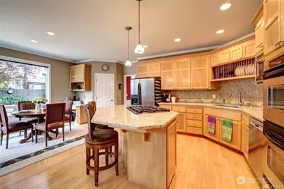 921 274th Way SE, Sammamish, WA 98075 - Photo 8