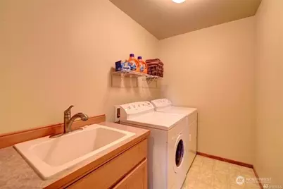 921 274th Way SE, Sammamish, WA 98075 - Photo 22