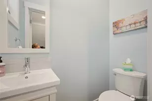6800 Oswego Pl NE, Seattle, WA 98115 - Photo 18