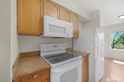 12525 NE 145th Place #F107, Kirkland, WA 98034 - Photo 6