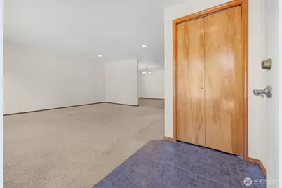 12525 NE 145th Place #F107, Kirkland, WA 98034 - Photo 4