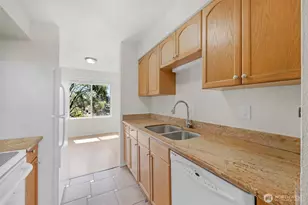 12525 NE 145th Pl, Kirkland, WA 98034 - Photo 2