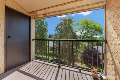 12525 NE 145th Place #F107, Kirkland, WA 98034 - Photo 16