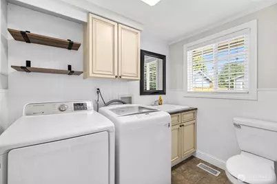 1206 S Walnut St, Burlington, WA 98233 - Photo 10